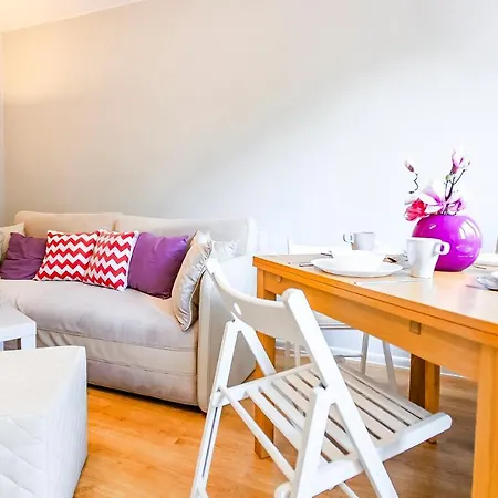 شقة Violet Apartament Z Parkingiem *
