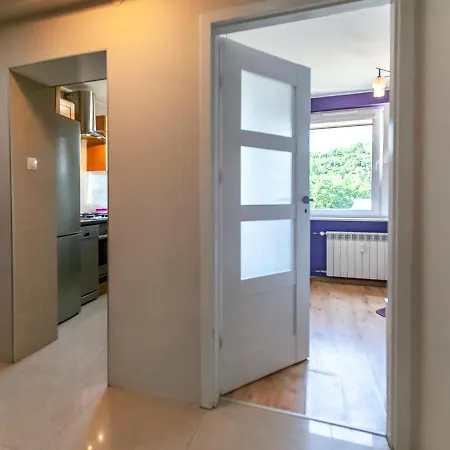شقة Violet Apartament Z Parkingiem